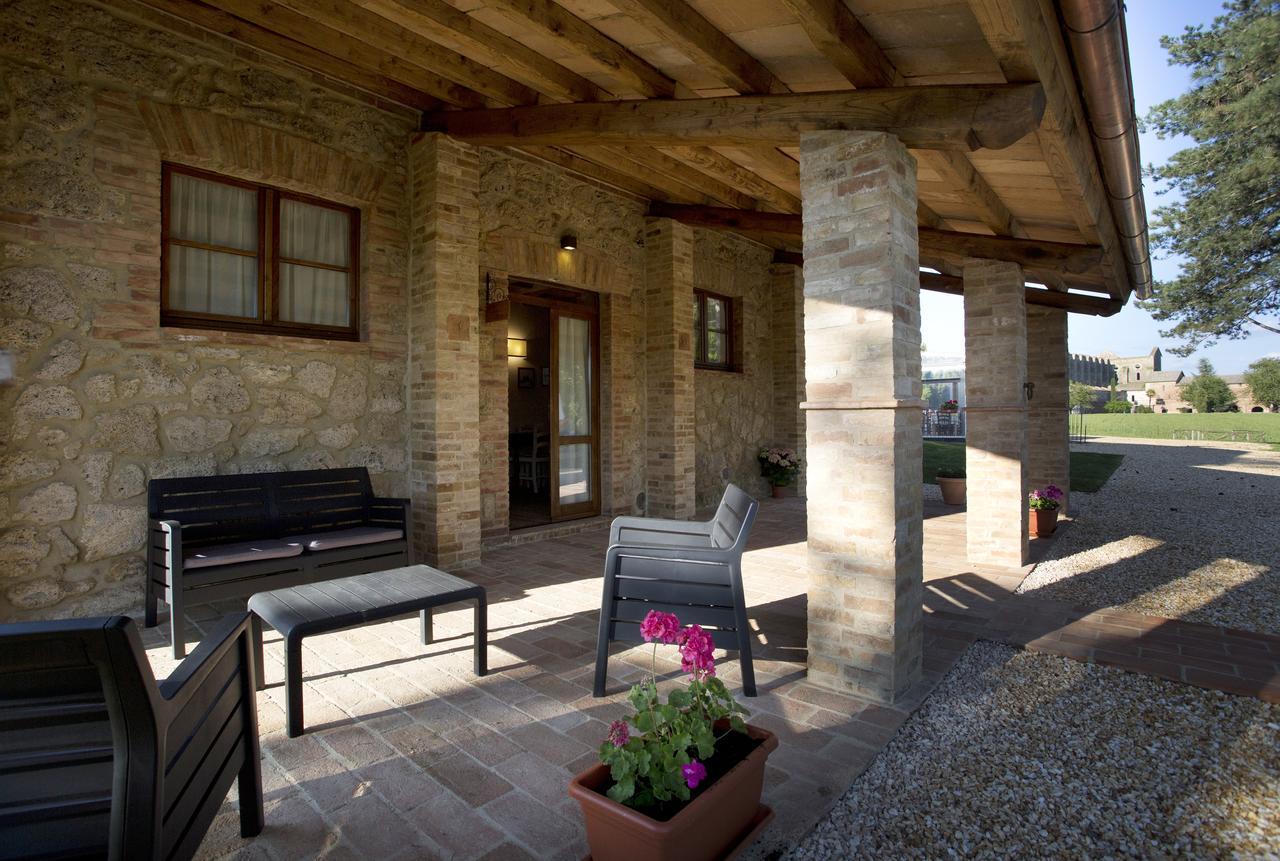 Casale San Galgano Aparthotel Chiusdino Exteriör bild